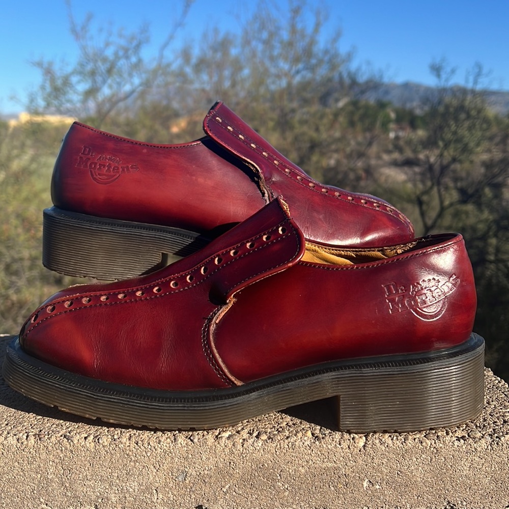 🏴󠁧󠁢󠁥󠁮󠁧󠁿 Vintage Dr. Martens MIE Cherry Red Rub Off Slip On Loafers UK 7